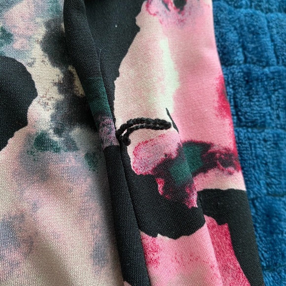 Floral Belted Dress - Picture 5 of 7